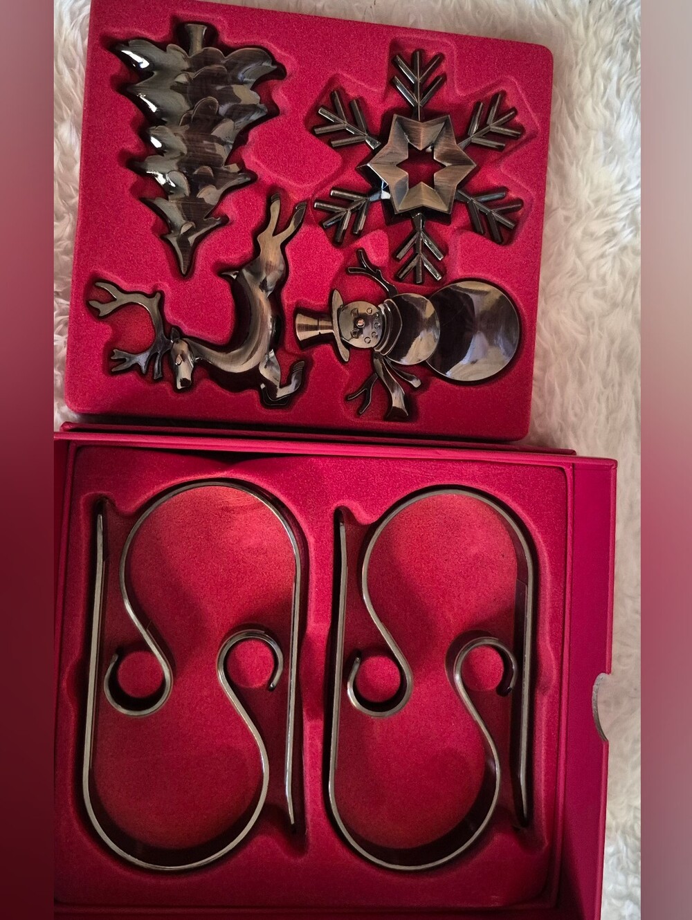 Holiday Metal Ornament Hook and Decorative Set ( SAKS 5TH AVE)